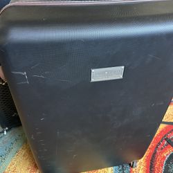Large Tommy Hilfiger Suitcase