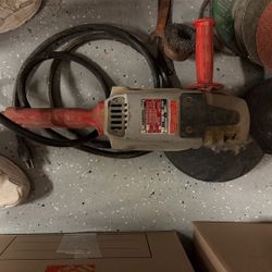 Milwaukee grinder w/ many blades