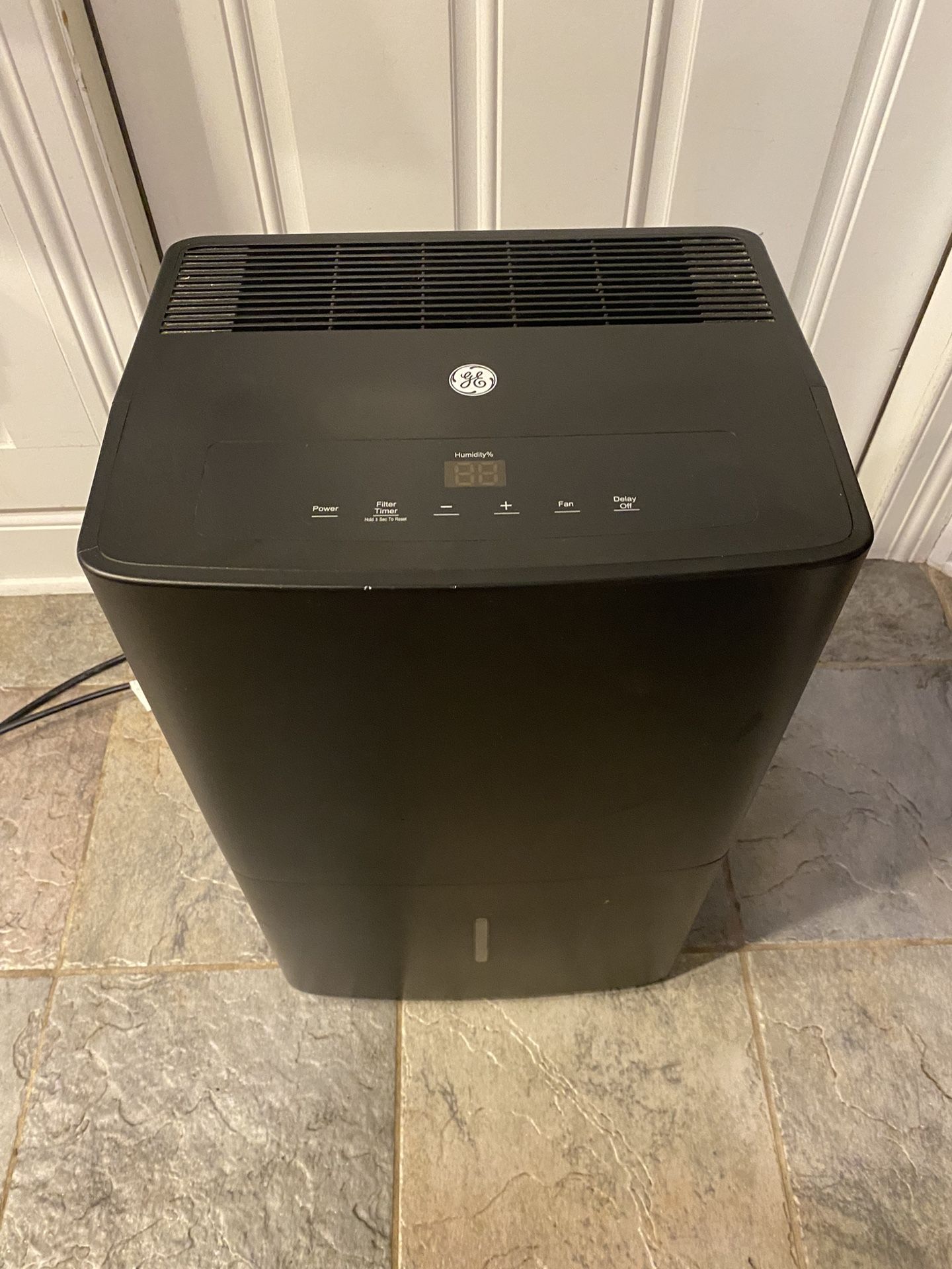 GE Dehumidifier Model ADEL70LWL1