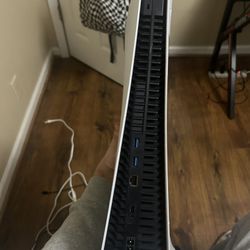 PlayStation 5 Digital Edition With Ps5 Controller