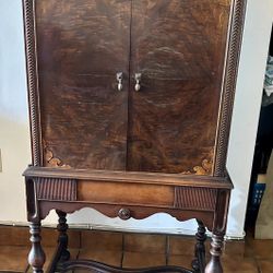 Antique RCA Radiola 62 Console Radio