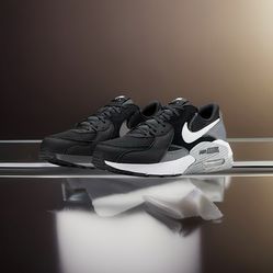 Nike Air Max Excee Men's Size 10/Women’s Size 11.5 Brand New With Partial Box