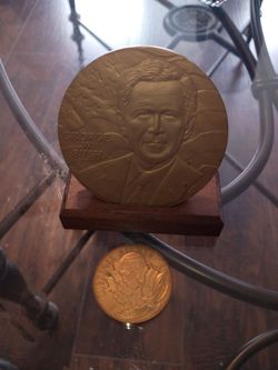 George Bush inaugural medal
