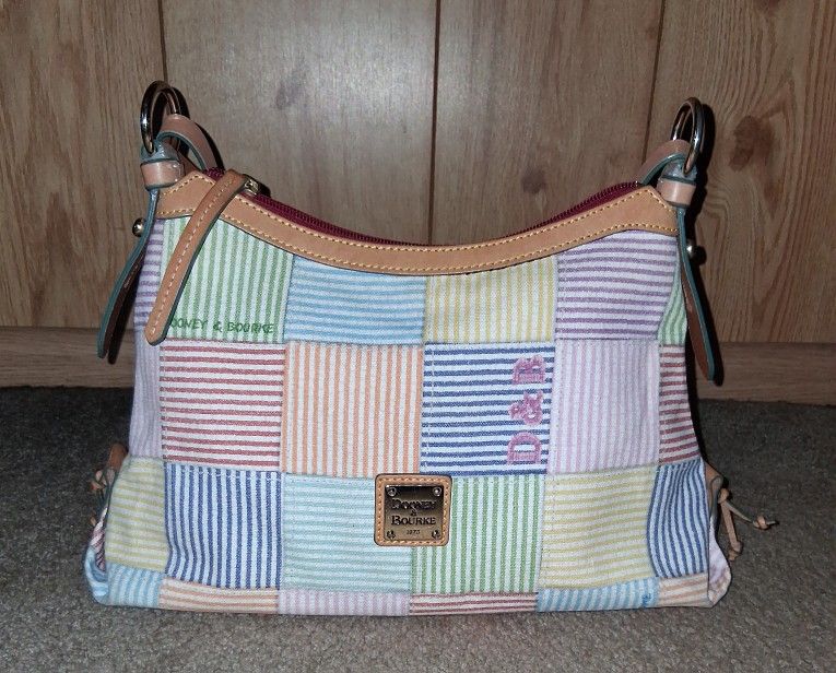 DOONEY AND BOURKE RARE PLAID SHOULDER BAG! 