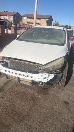 2015 Ford focos  part
