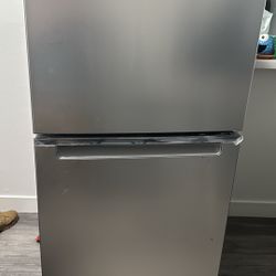 Whirlpool Refrigerator 