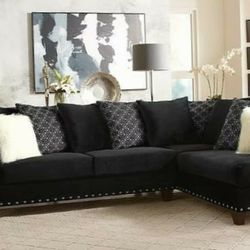 Sectional Tuxedo Black New Can Deliver