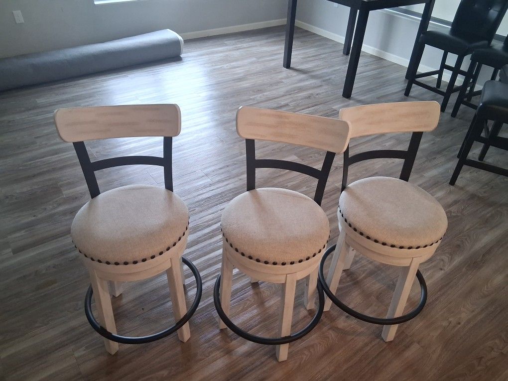 Bar Stools 