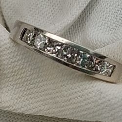 1.00ct Natural Princess Cut Diamond Band 14kwg