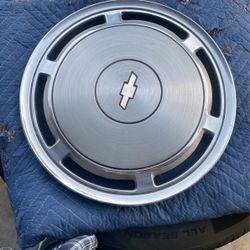 1 Chevy Hubcap Only !! Located In Pacoima 91331