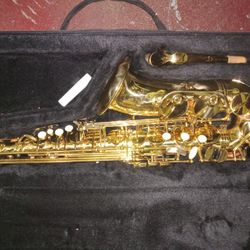 PRELUDE ALTO SAXAPHONE WITH CASE