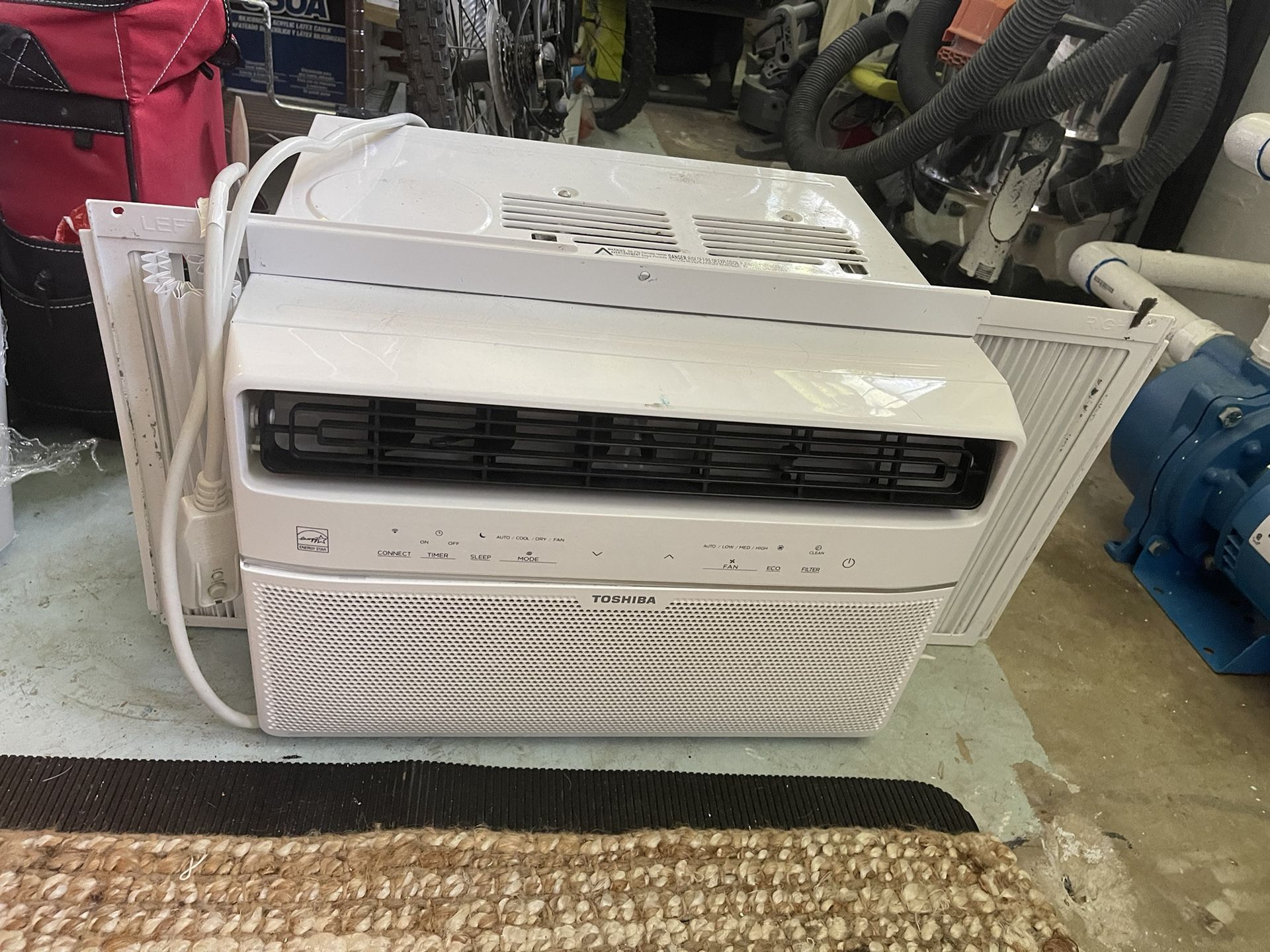 Toshiba Window Air Conditioning Unit AC for Sale in Lake Clarke, FL OfferUp