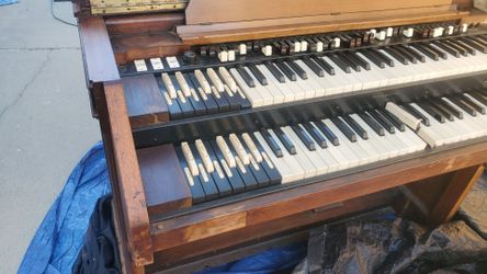 Hammond C2 Organ