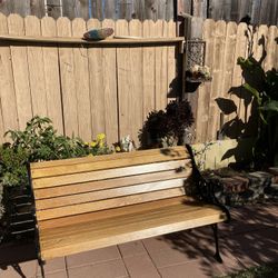 Outdoor Park Bench 