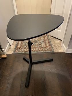 Tringle End Table