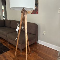 5’ Standing Lamp Good Quality White Barrel Shade