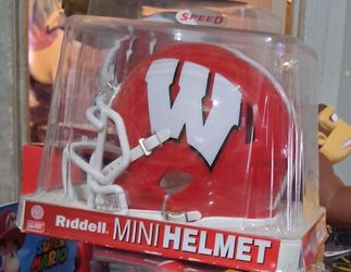Riddell Wisconsin Badgers Mini Football Helmet