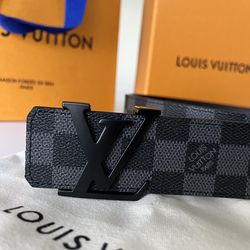 Louis Vuitton belt (30in-33) with receipt