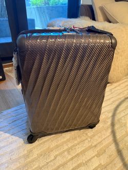 TUMI 19 Degree Hardside Spinner Suitcase