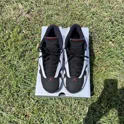 Air Jordan black toe 14s