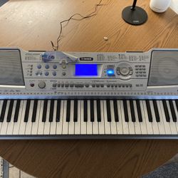 YAMAHA PSR-292 KEYBOARD W/ AC ADAPTER 