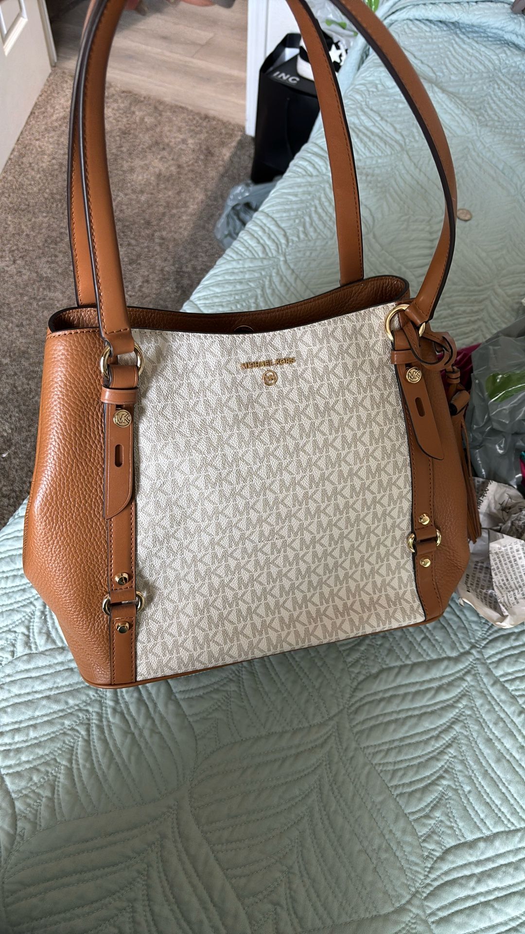 Beautiful Michael Kors