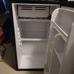 Refrigerator little