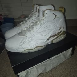 MVP White Metallic Gold