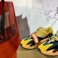 👟 Adidas Yeezy Boost 700 "Sun" – Men’s 6.5 / Women’s 7.5 Ready for Pickup!