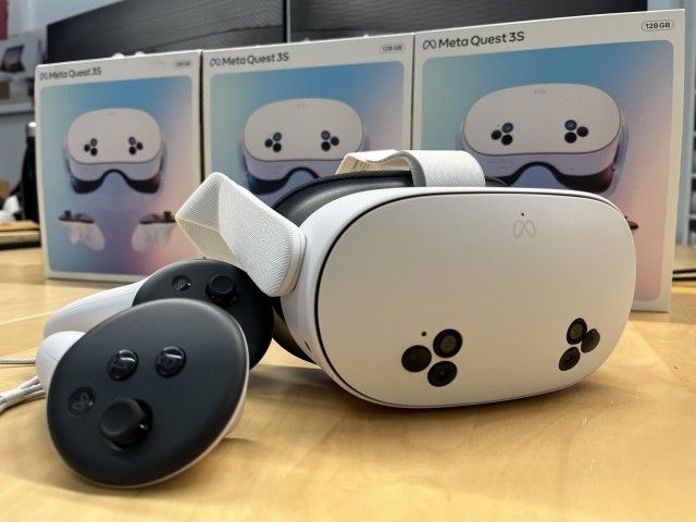 Meta Quest 3 VR Headset Sealed 256GB