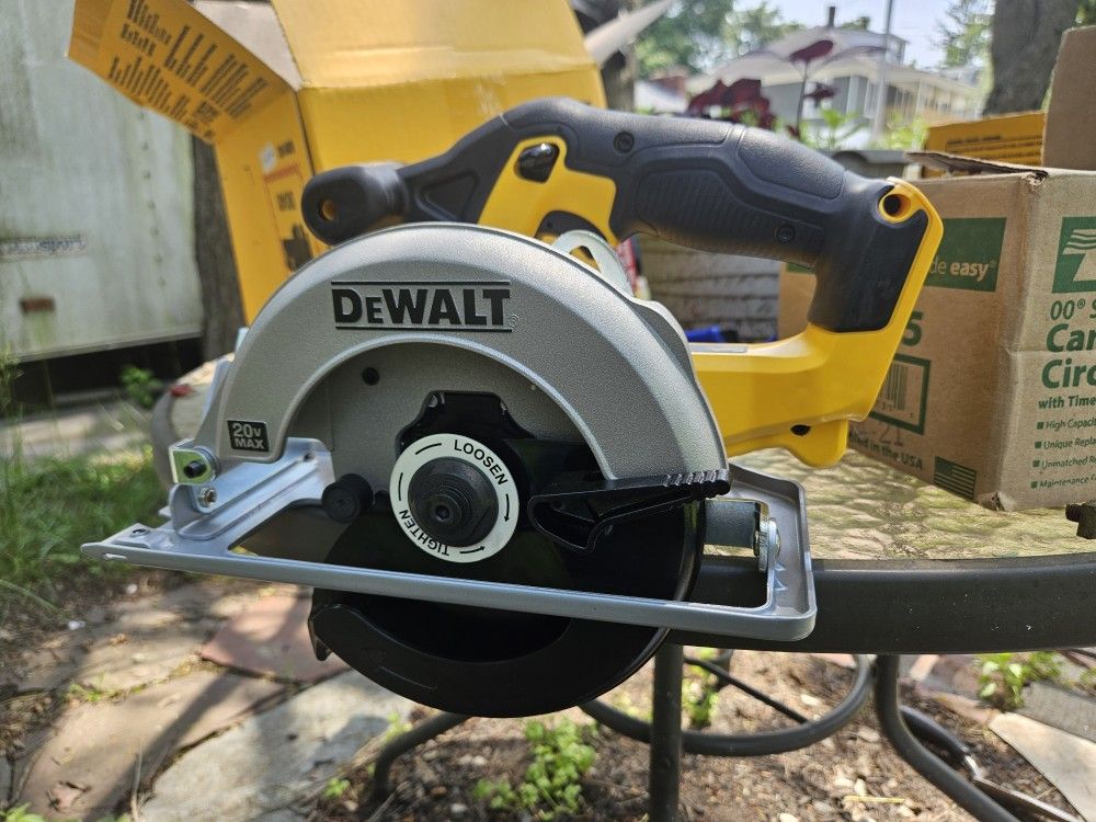 20V MAX Cordless 6.5 in. Sidewinder Style Circular Saw (Tool Only)FIRM 80.00