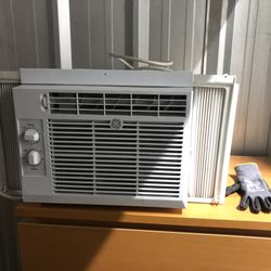 Window AC Unit