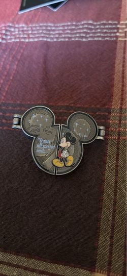 Disney Mickey Mouse Hinged Enamel Collector Pin
