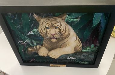Very unique 1 of a kind 3-D effect beautiful hand sculpted and hand painted White Tiger enclosed in a very expensive shadow box.   Set in a high quali