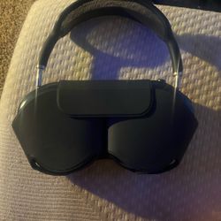 Airpod Maxes 