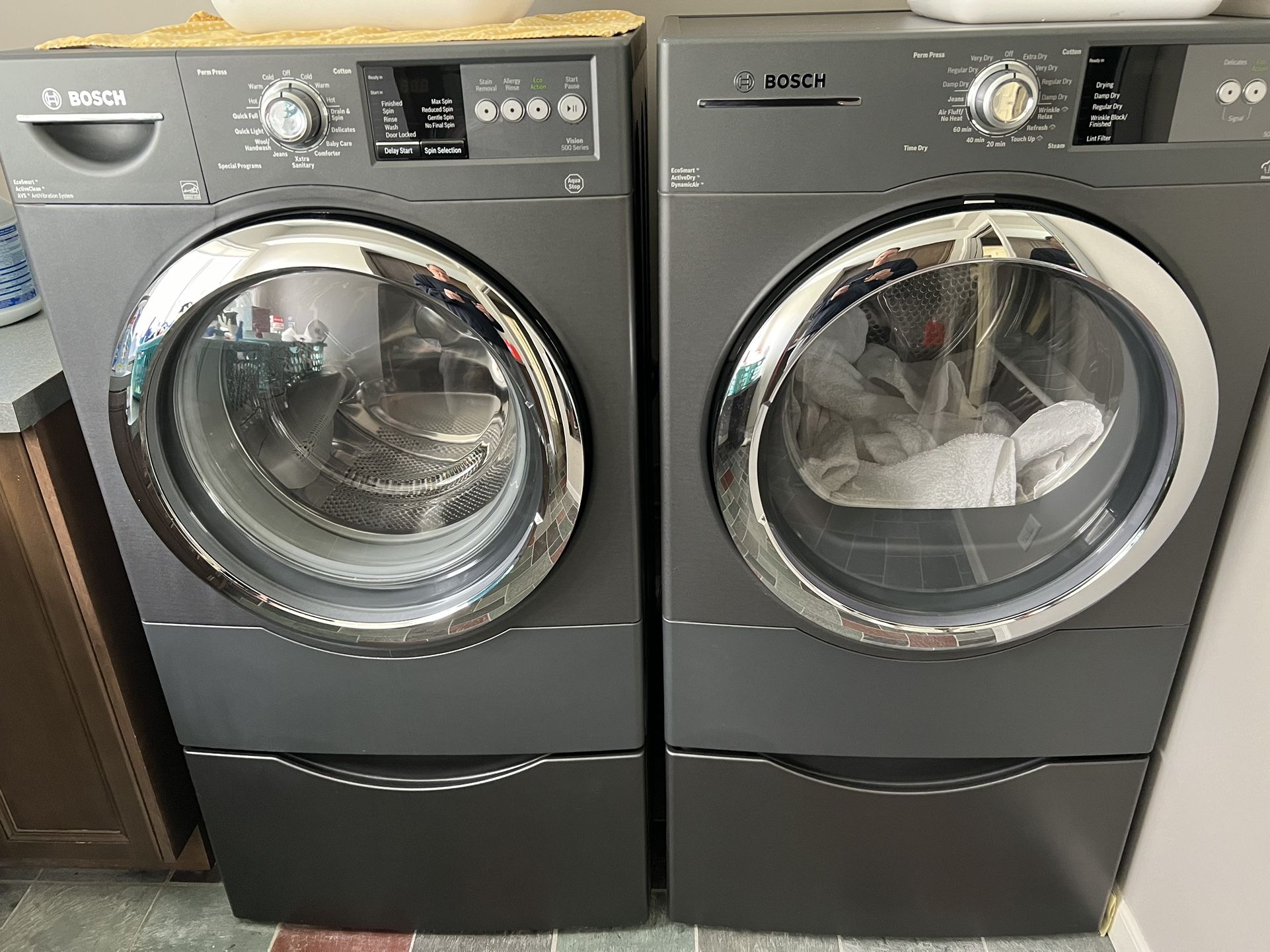 Pending Sold.    Bosch, Washer And Gas Dryer