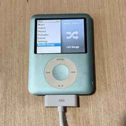 iPod Nano 3rd Gen 8GB Black Model: A1236 Broken Needs New Battery Read Info Blw! 
