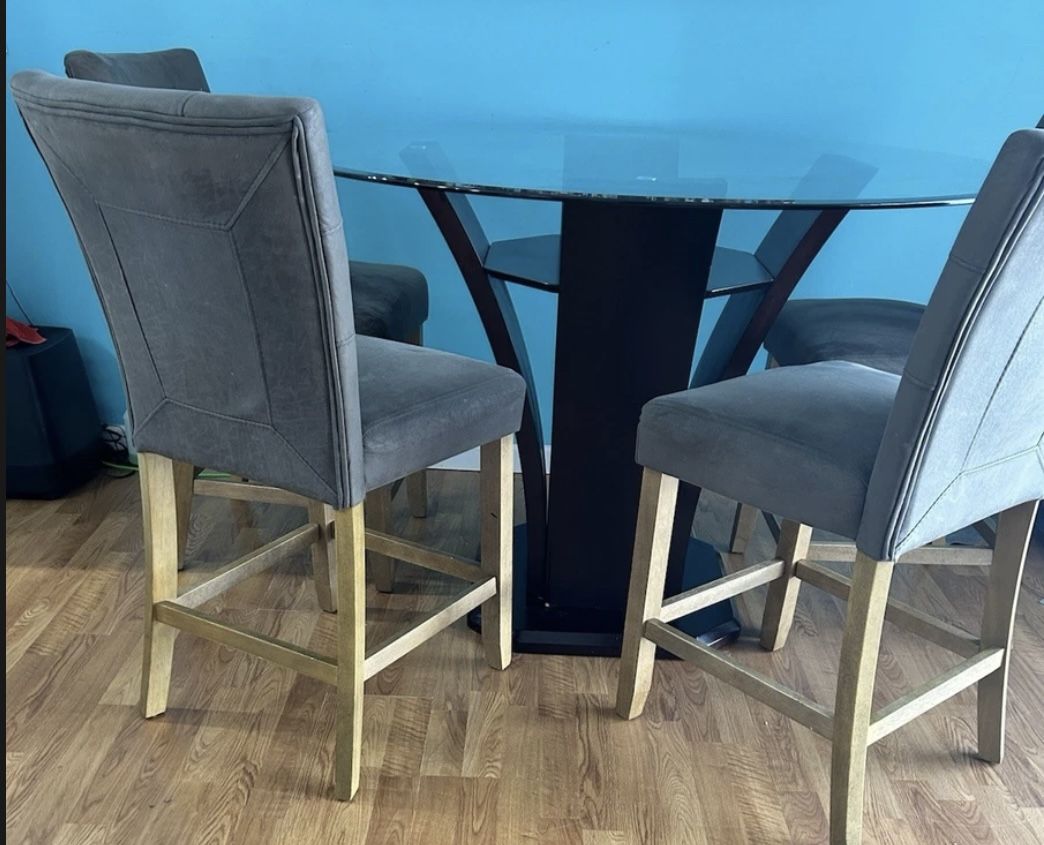 4 Piece dining Room Table 