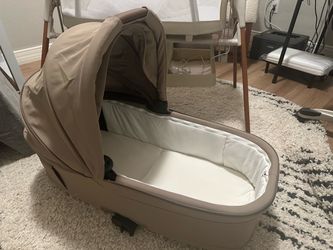 Silver Cross Nia Compact Bassinet