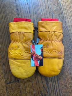 Give’r Frontier Mittens NWT