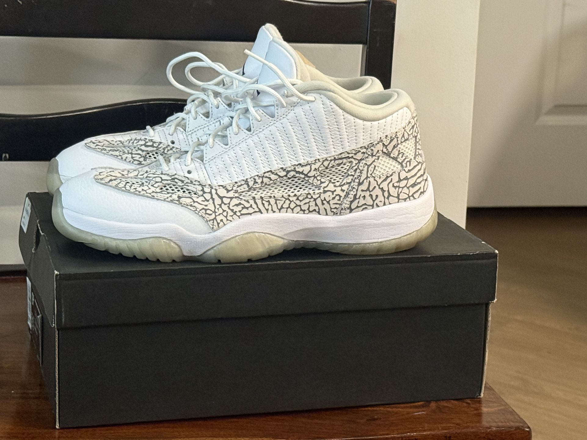 Air Jordan 11 Low ie