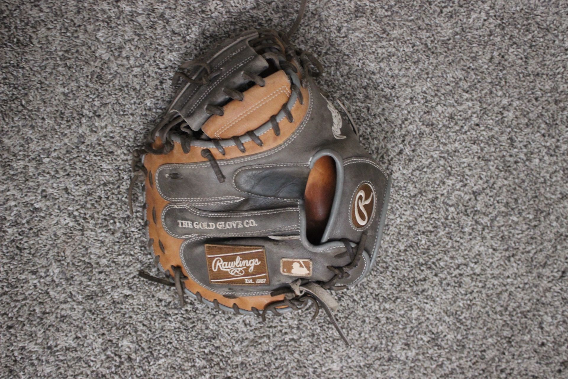 Rawlings Heart Of The Hide Catching Glove | 33 Inch 