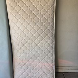 Twin bed mattress