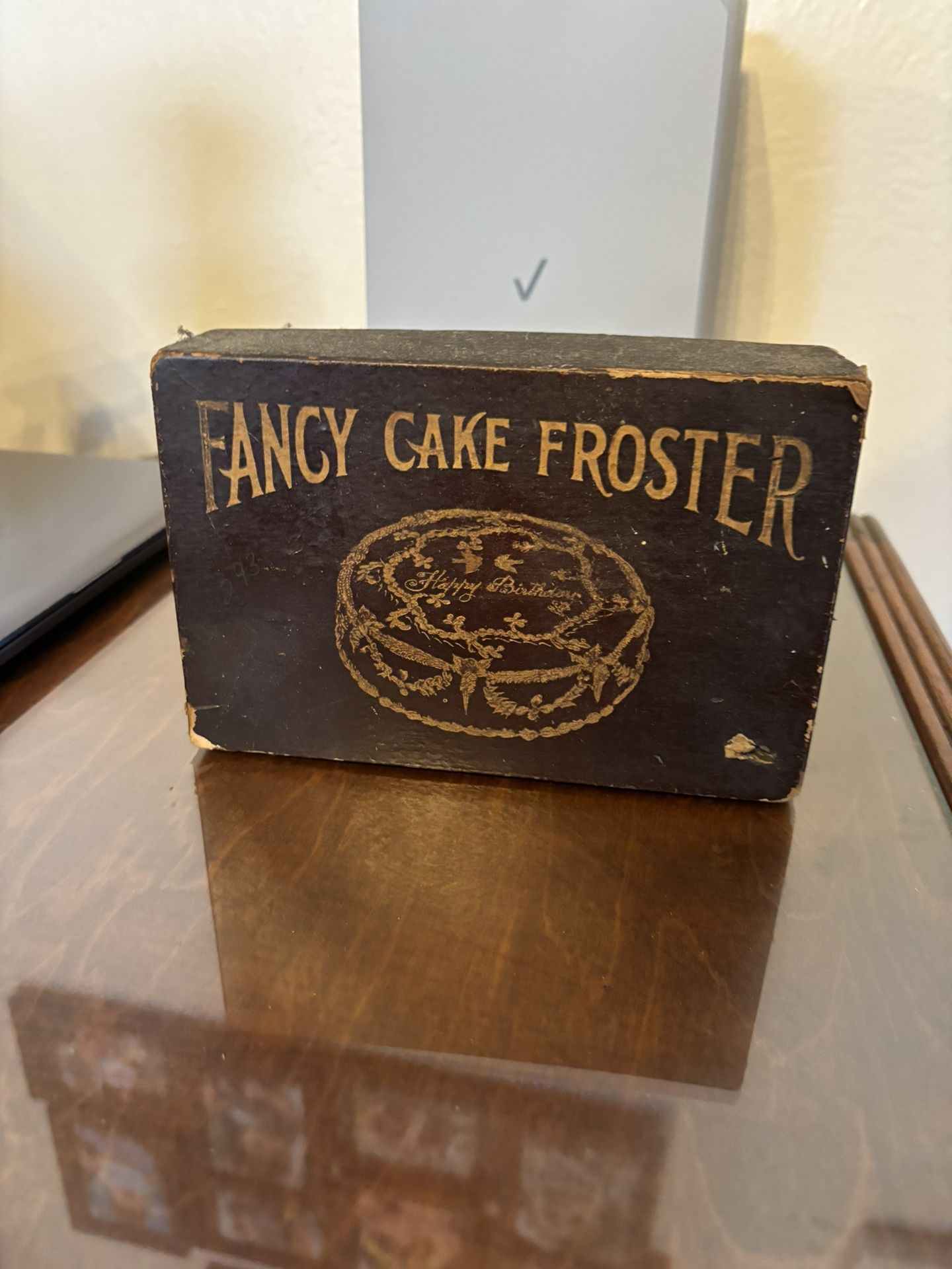 Antique Cake Frosster