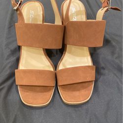 Brown size 9 women’s heels 