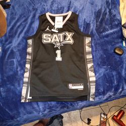 San Antonio Spurs Jersey (**BRAND NEW WEMBANYAMA **) (NEVER WORN) 