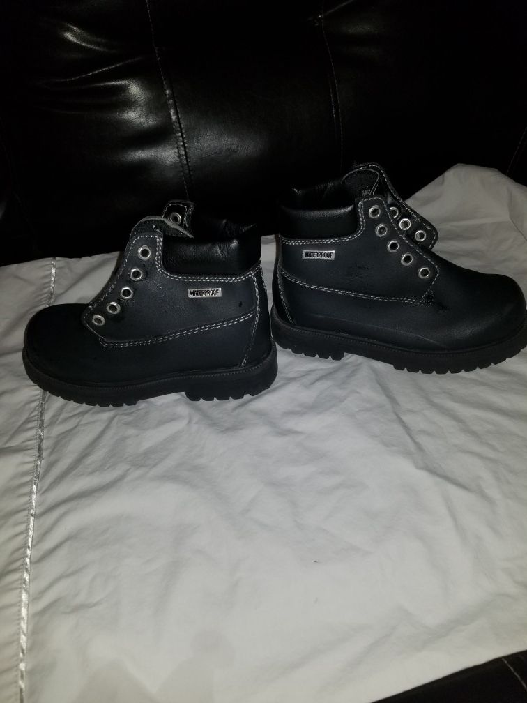 Size 12C new waterproof black boots