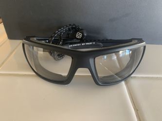 HARLEY DAVIDSON GLASSES w/ case. 