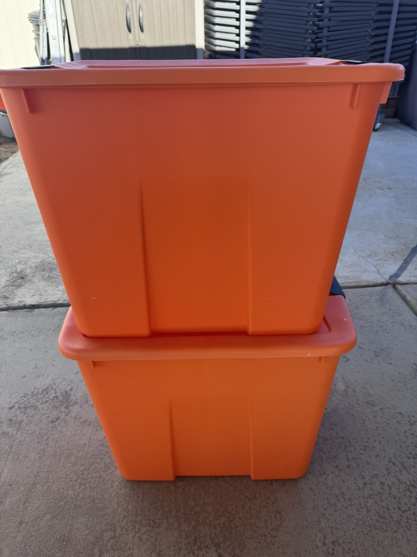 2 Storage Containers