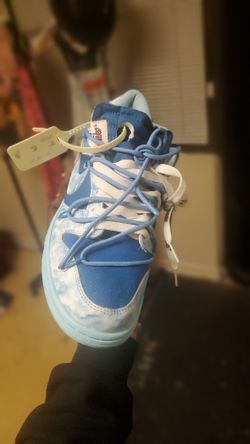 Size 8 And Half Of White Dunks 